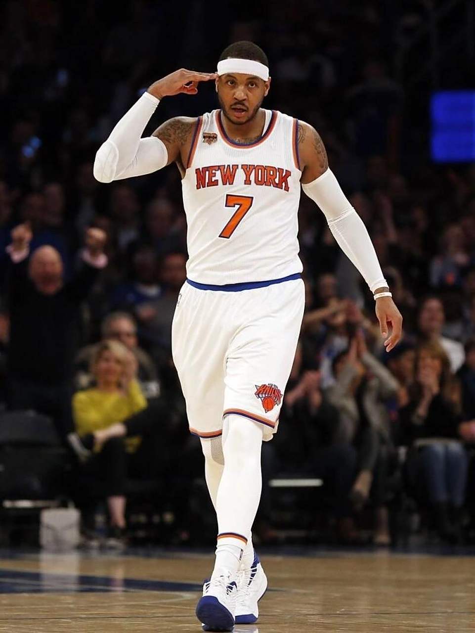 强势表现引 强势表现引