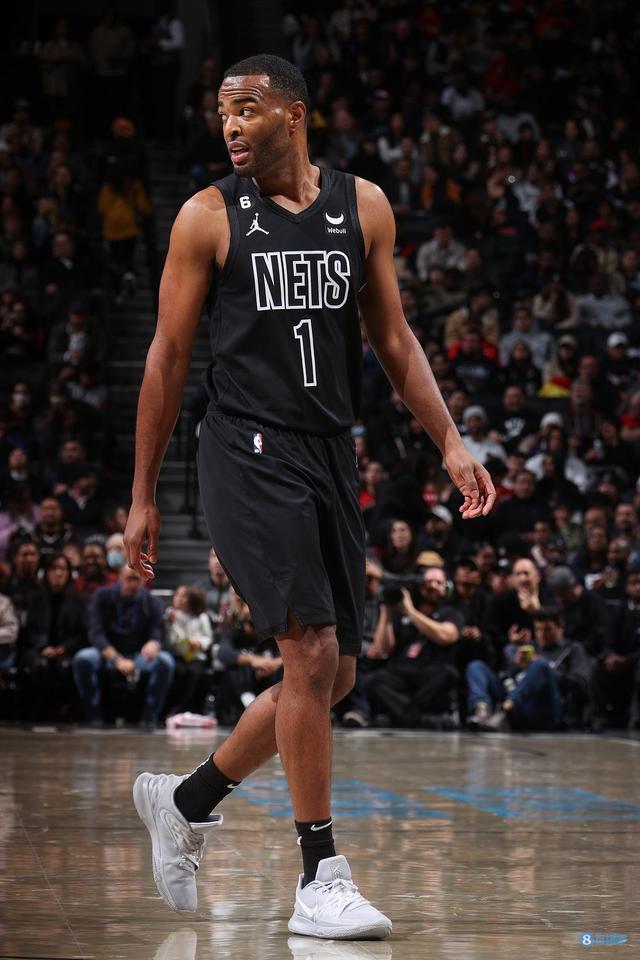 郭艾伦在这 郭艾伦在这